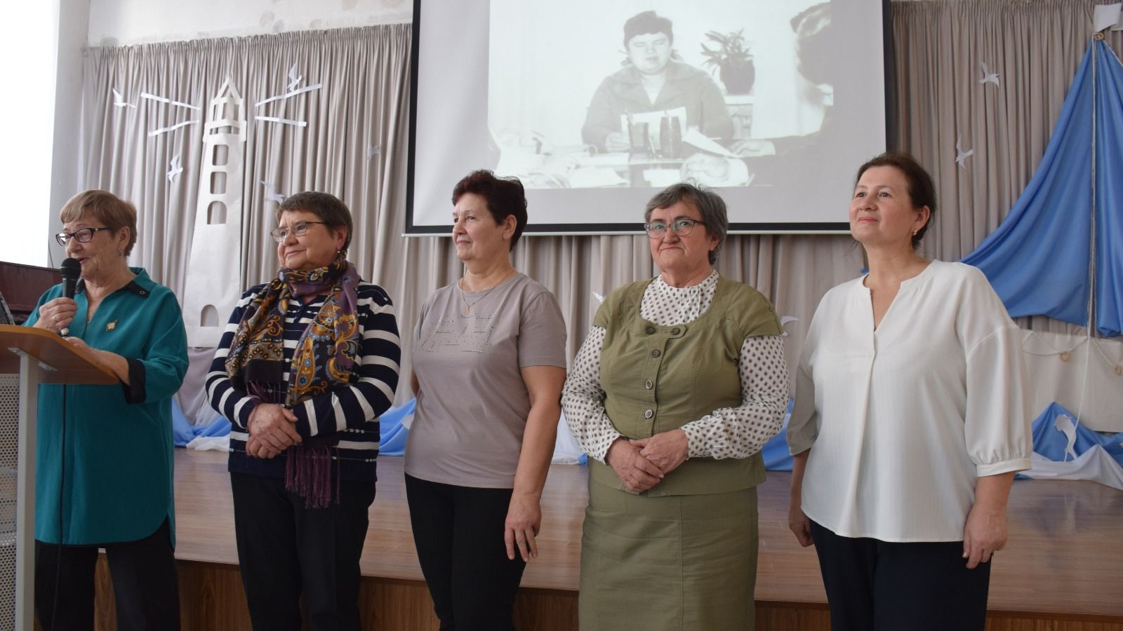 завтра в школу. завтра школы работают. огэ 2022. начальгая шкода в израиле. завтра в школу мем.